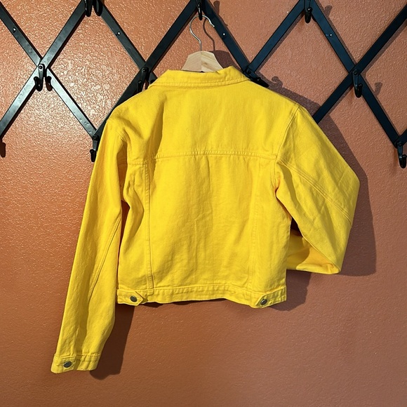 Emma Chamberlain Yellow Denim Jacket - Picture 2 of 4